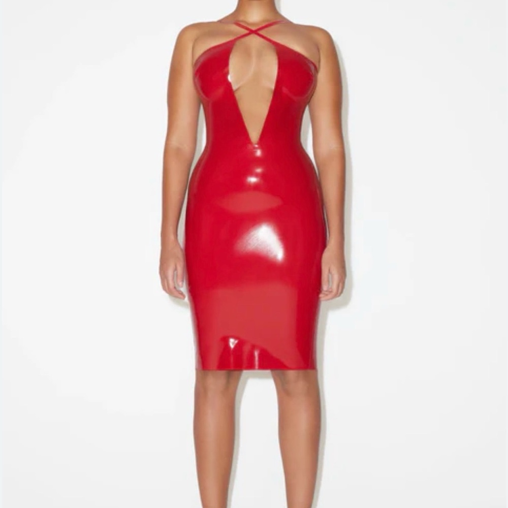 KHY 	
LATEX CUTOUT DRESS | ROUGE - XXS